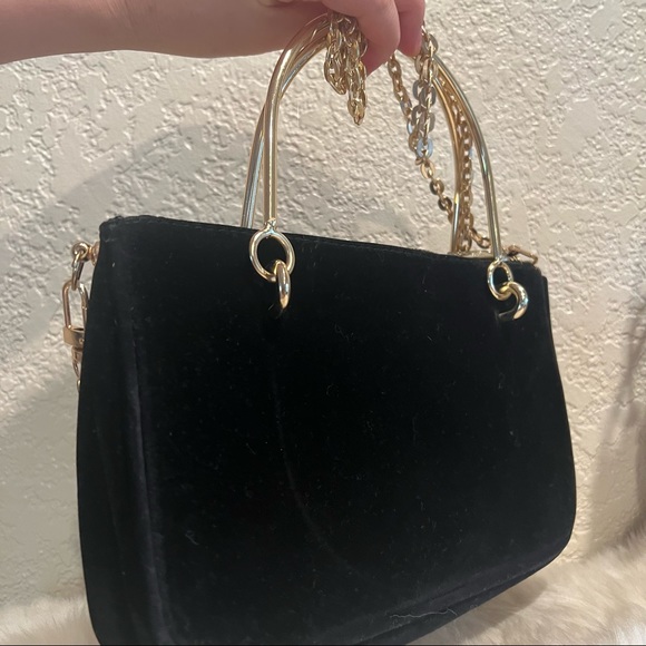 Gucci Black Velvet Cosmetic Pouch Bag with Crossbody Chain and Handles - Picture 8 of 9